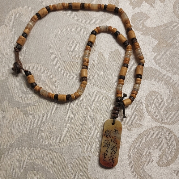 Vintage Jade " A Warm Heart Travels Thousands Miles Chinese Inscription Necklace - Picture 2 of 6